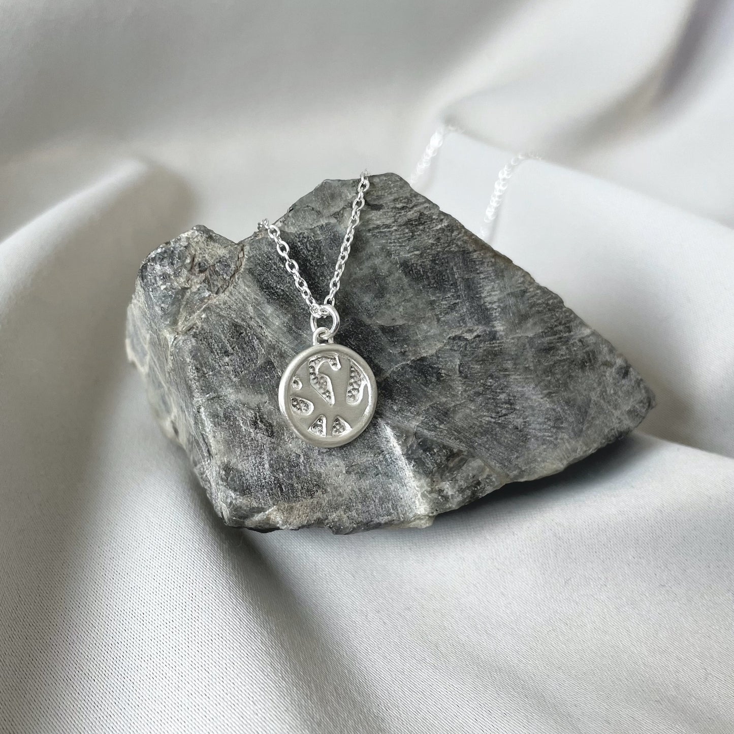 Lichen Cameo Pendant 01
