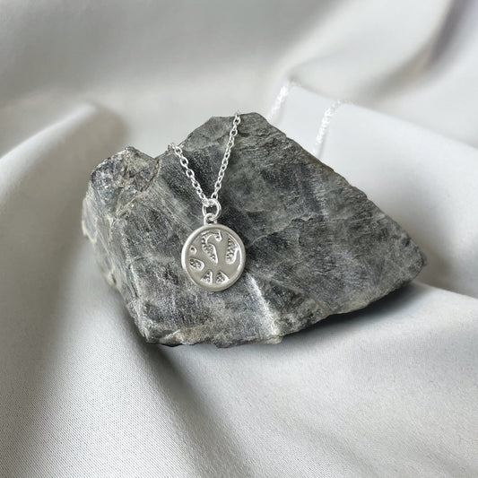 Lichen Cameo Pendant 01
